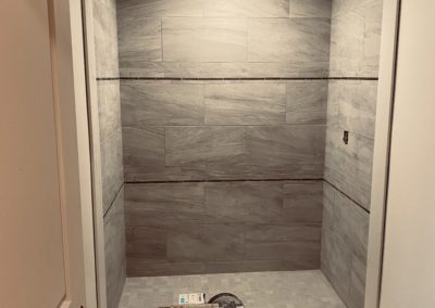 Summit View Collingwood - Bathroom tiled shower